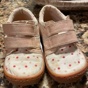 Livie and Luca little kids size 6